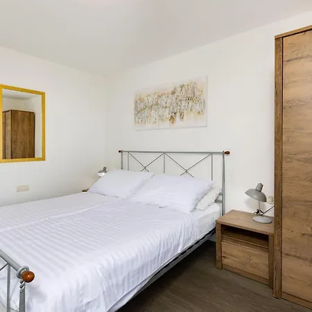 Awesome In With Wifi Apartmán Njivice