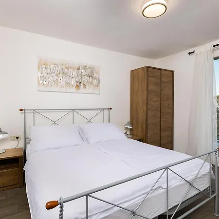 Awesome In With Wifi Apartment Njivice
